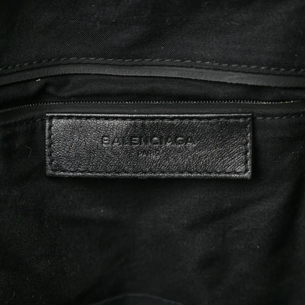 Lushentic Grade Designer Bags - Medium Explorer Backpack - Image 2