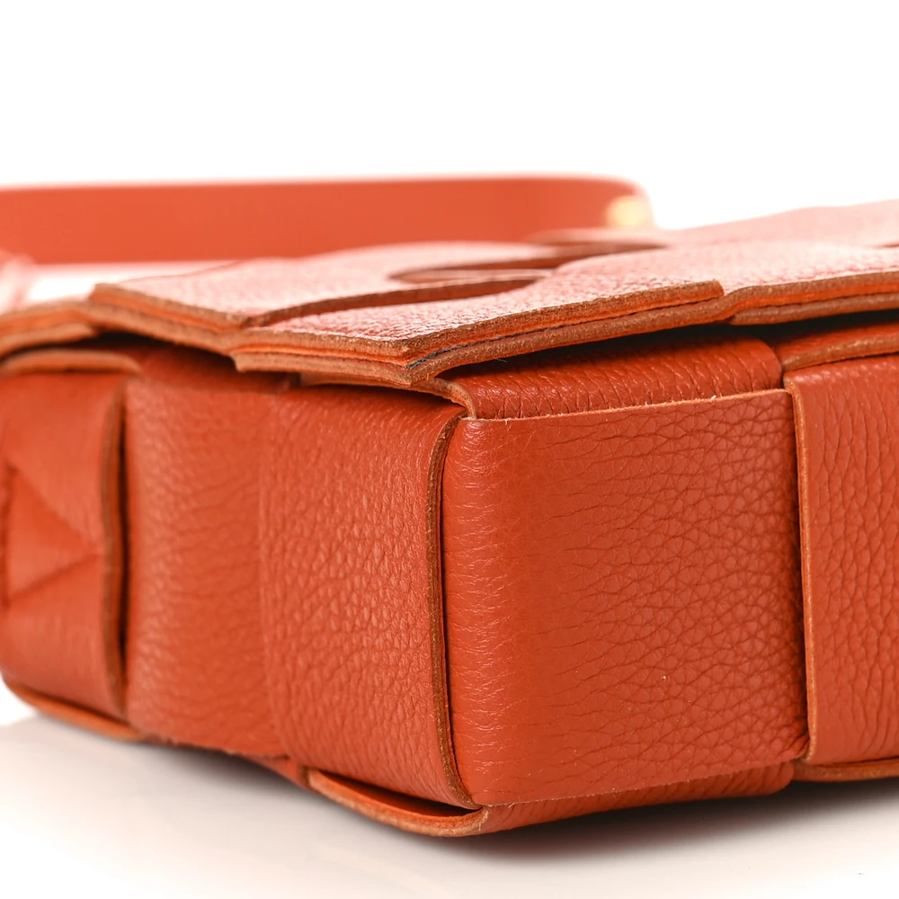 Lushentic Grade Replicas: Small Intreccio Cassette Bag in Lavender Leather - Image 4