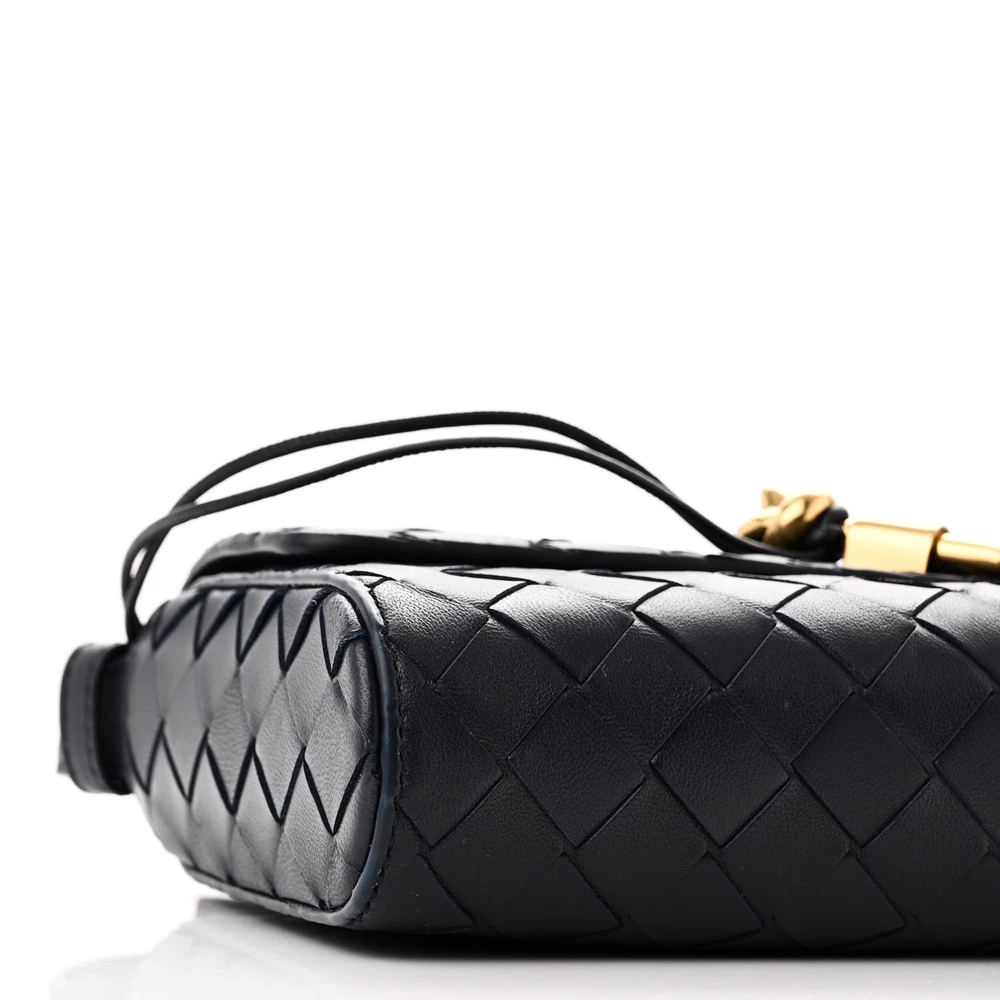 Lushentic Designer Bags Medium Intrecciato Andiamo Shoulder Bag - Image 4