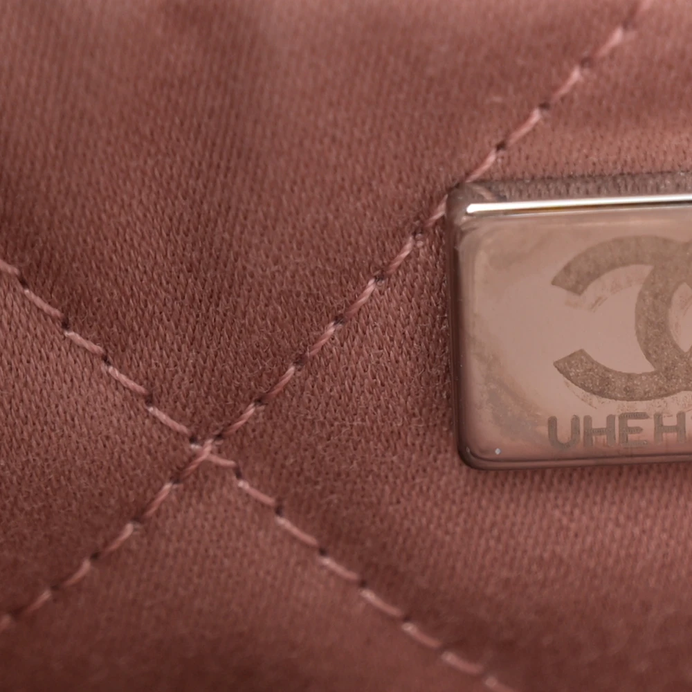 Lushentic Class Chanel 22 Small Metallic Pink Quilted Leather Bag - Image 9