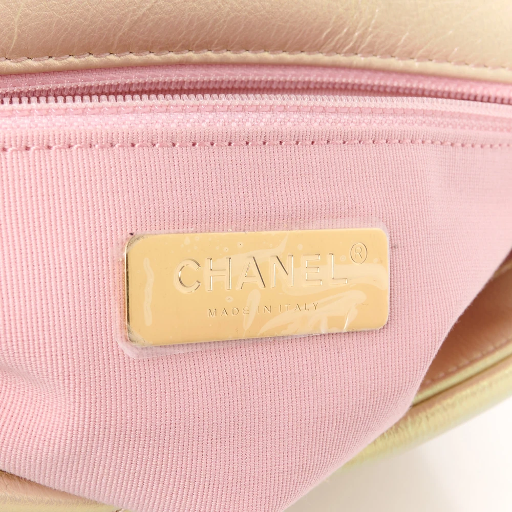 Lushentic Grade Bags: Chanel 19 Maxi Pink Quilted Lambskin Flap - Image 2