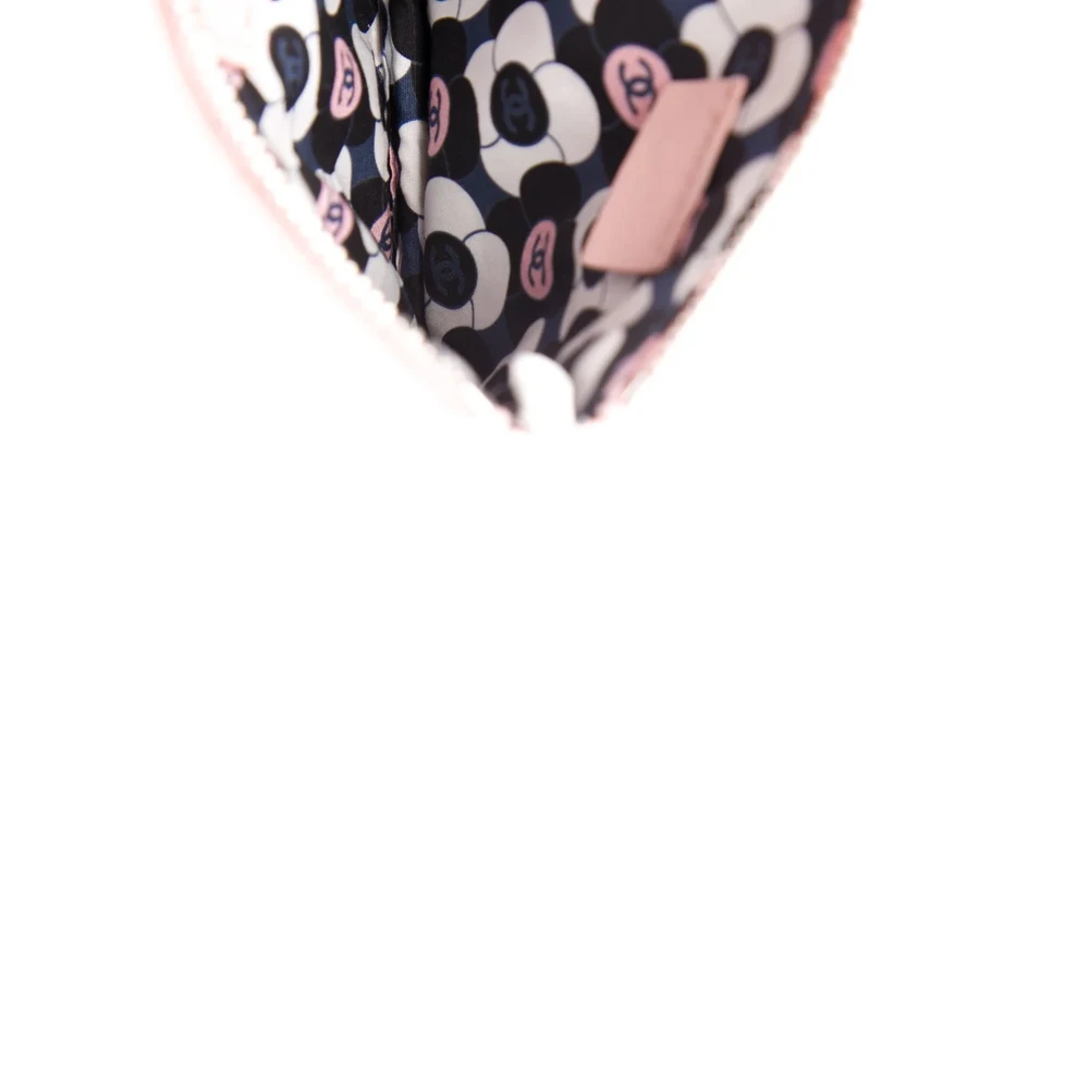 Lushentic Chanel Medium Interlocking CC Logo Pouch Pink Quilted Caviar Leather Silver Hardware - Image 4