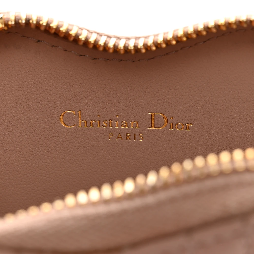Lushentic Grade Handbags: Mini Dioramour Caro Heart Pouch Details - Image 2