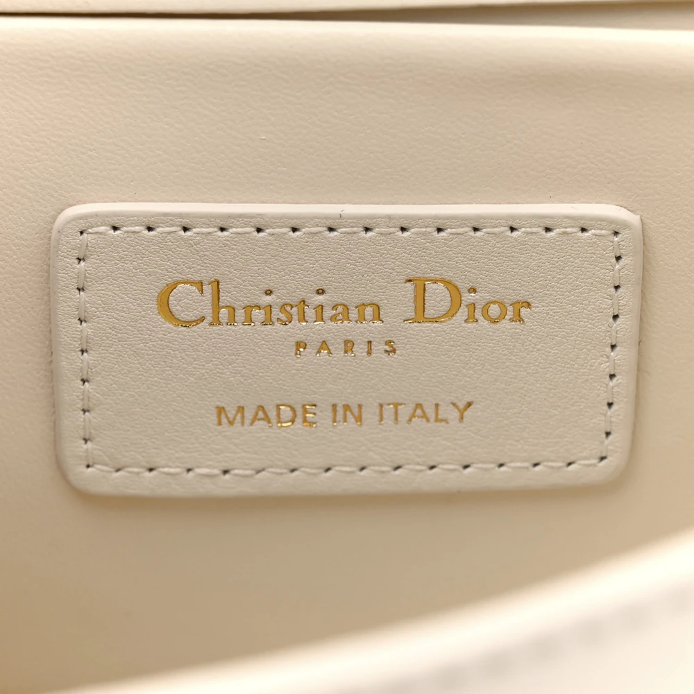 Lushentic Reviews Small Montaigne 30 East West Chain Flap Bag - Image 2