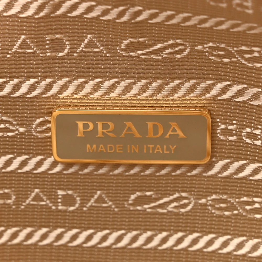 Lushentic Grade Bag: Medium Triangle Shoulder Bag in Platino - Image 2