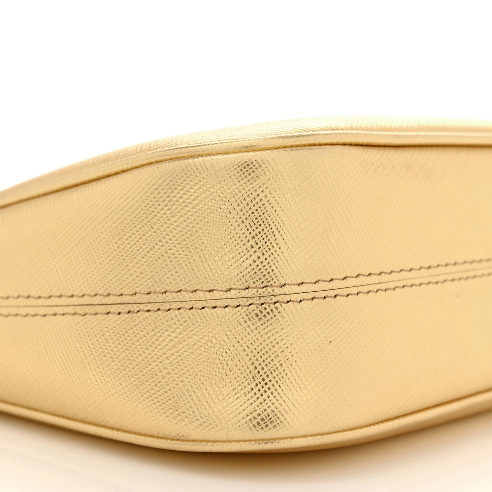 Lushentic Reviews Mini Re-Edition Shoulder Bag in Platino Saffiano Lux - Image 4