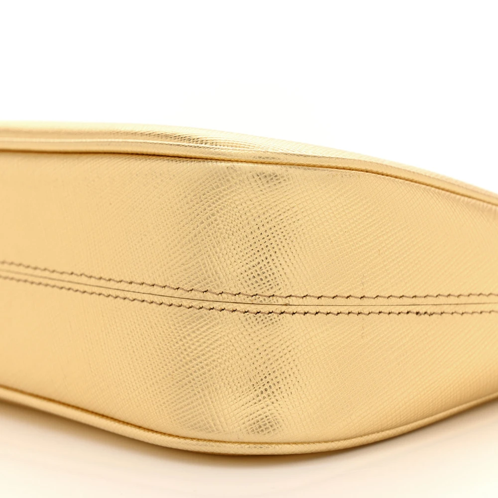 Lushentic Reviews Mini Re-Edition Shoulder Bag in Platino Saffiano Lux - Image 5