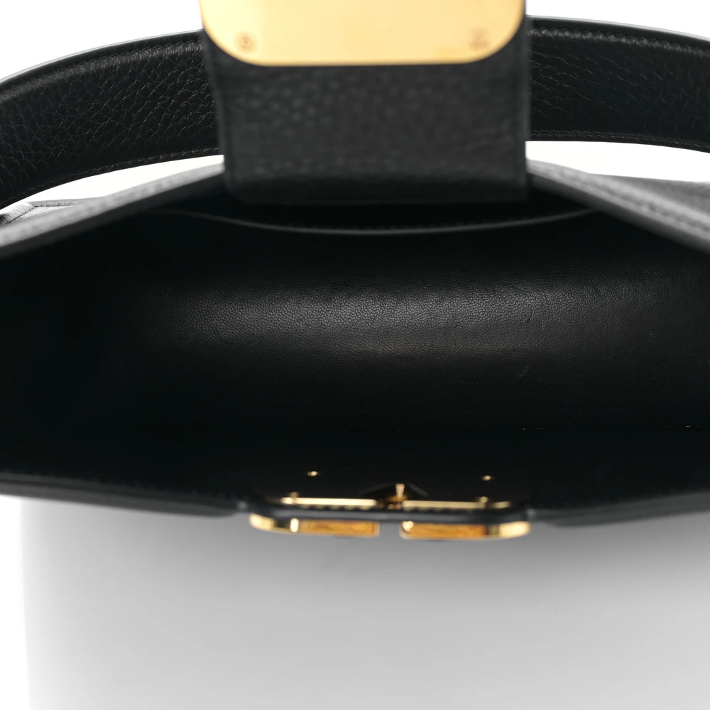 Lushentic Replicas Medium VLogo Signature Shoulder Bag Black Grainy Calfskin Leather Gold Hardware 2 - Image 7