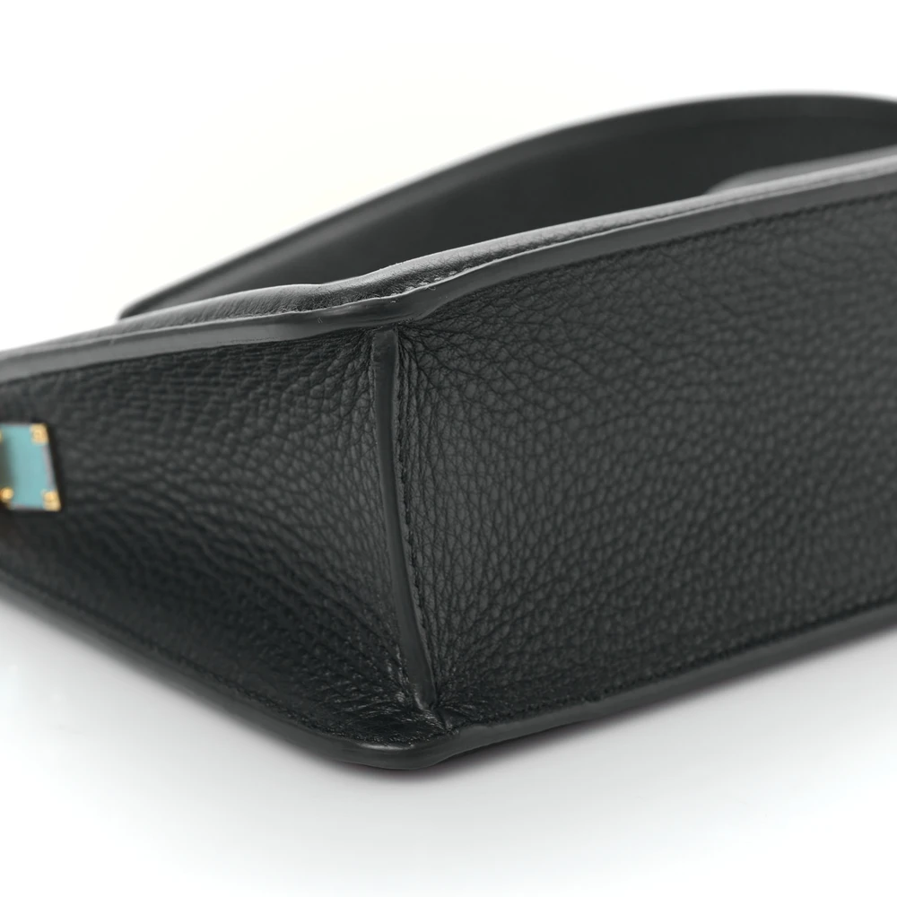 Lushentic Replicas Medium VLogo Signature Shoulder Bag Black Grainy Calfskin Leather Gold Hardware 2 - Image 4