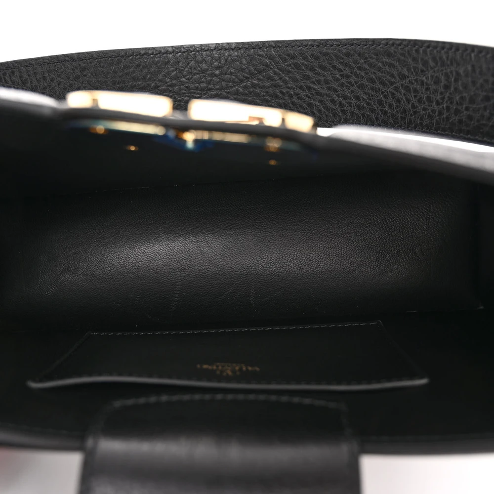 Lushentic Replica Medium VLogo Signature Shoulder Bag Black Grainy Calfskin - Image 7